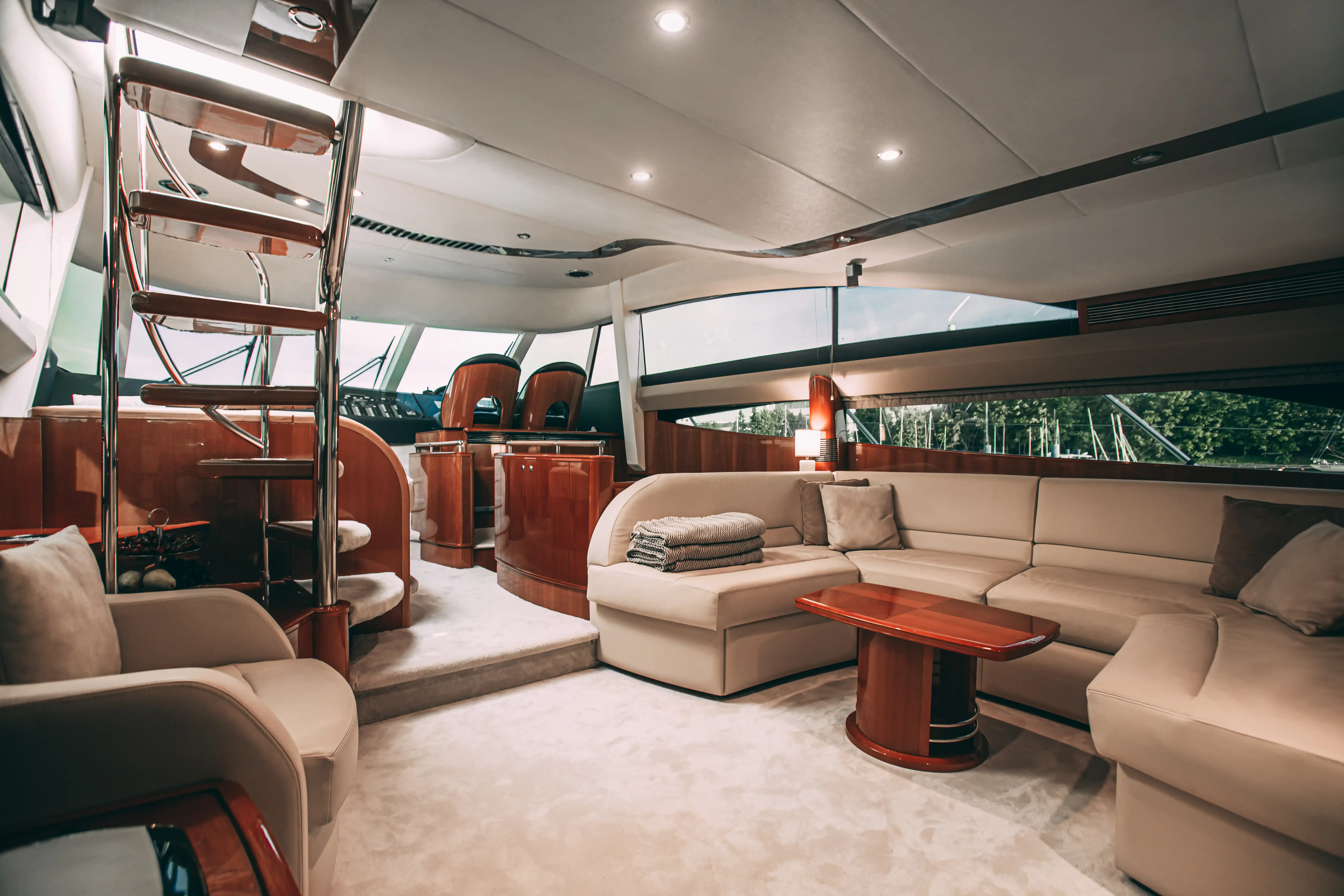 Яхта Princess 57 Esperanza image- 2